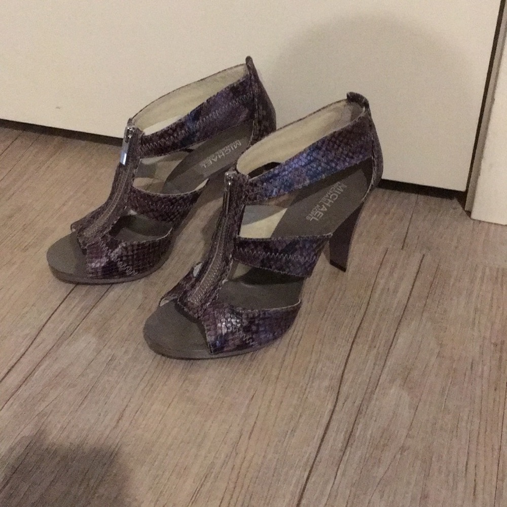 Michael Kors purple snake skin heels 8.5
